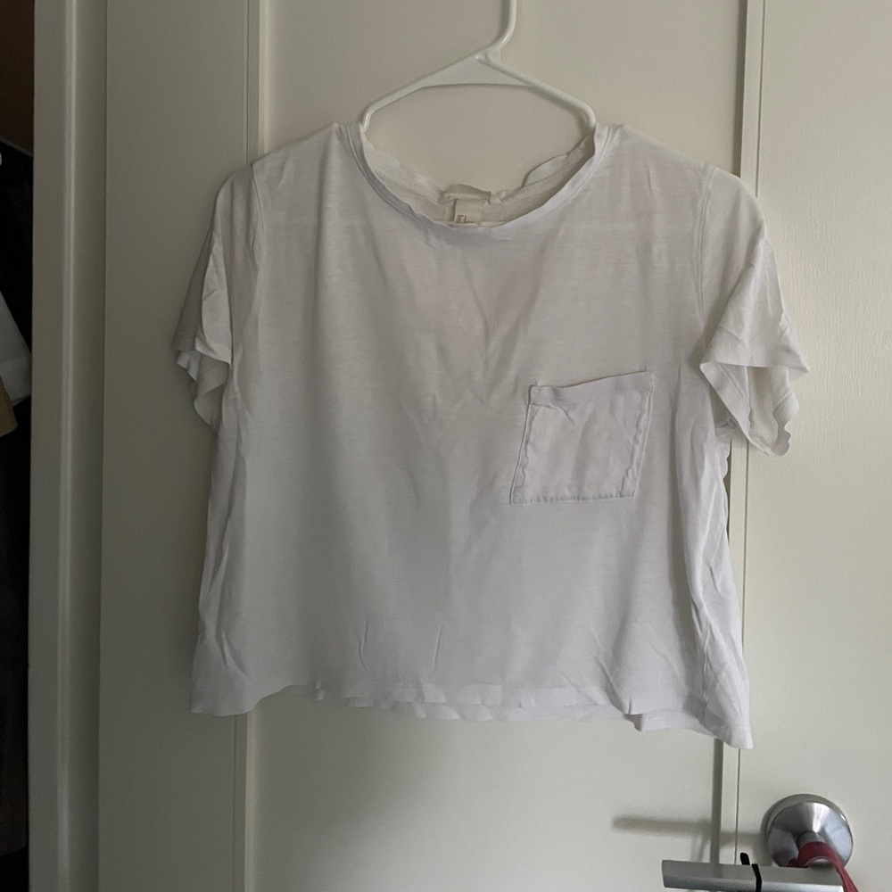 White cropped boxy tee with pocket